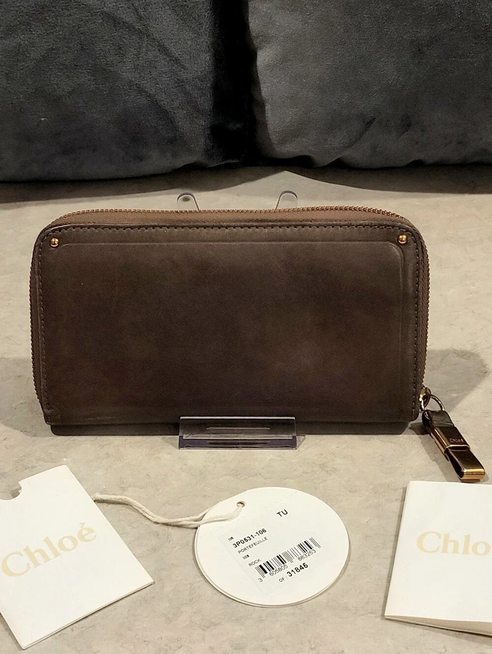 Chloé Victoria Round Long Wallet Authentic